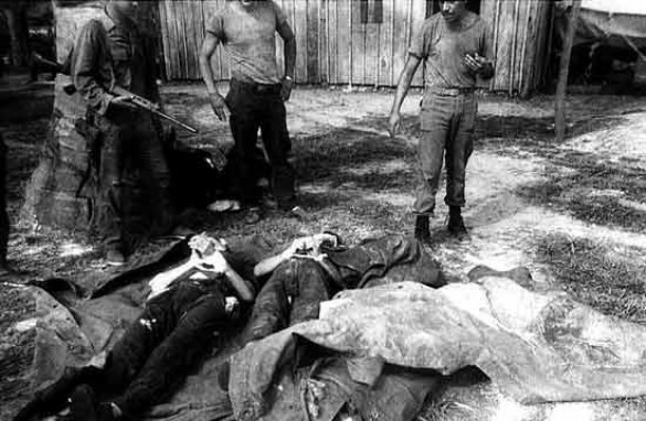 Corpos dos guerrilheiros mortos no combate