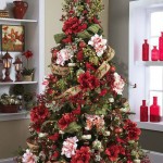 Árvore de Natal com Flores Vermelhas