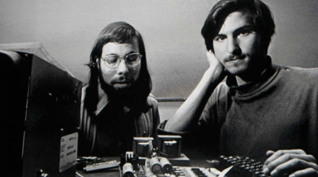 Steve Jobs a direita trabalhou na Atari