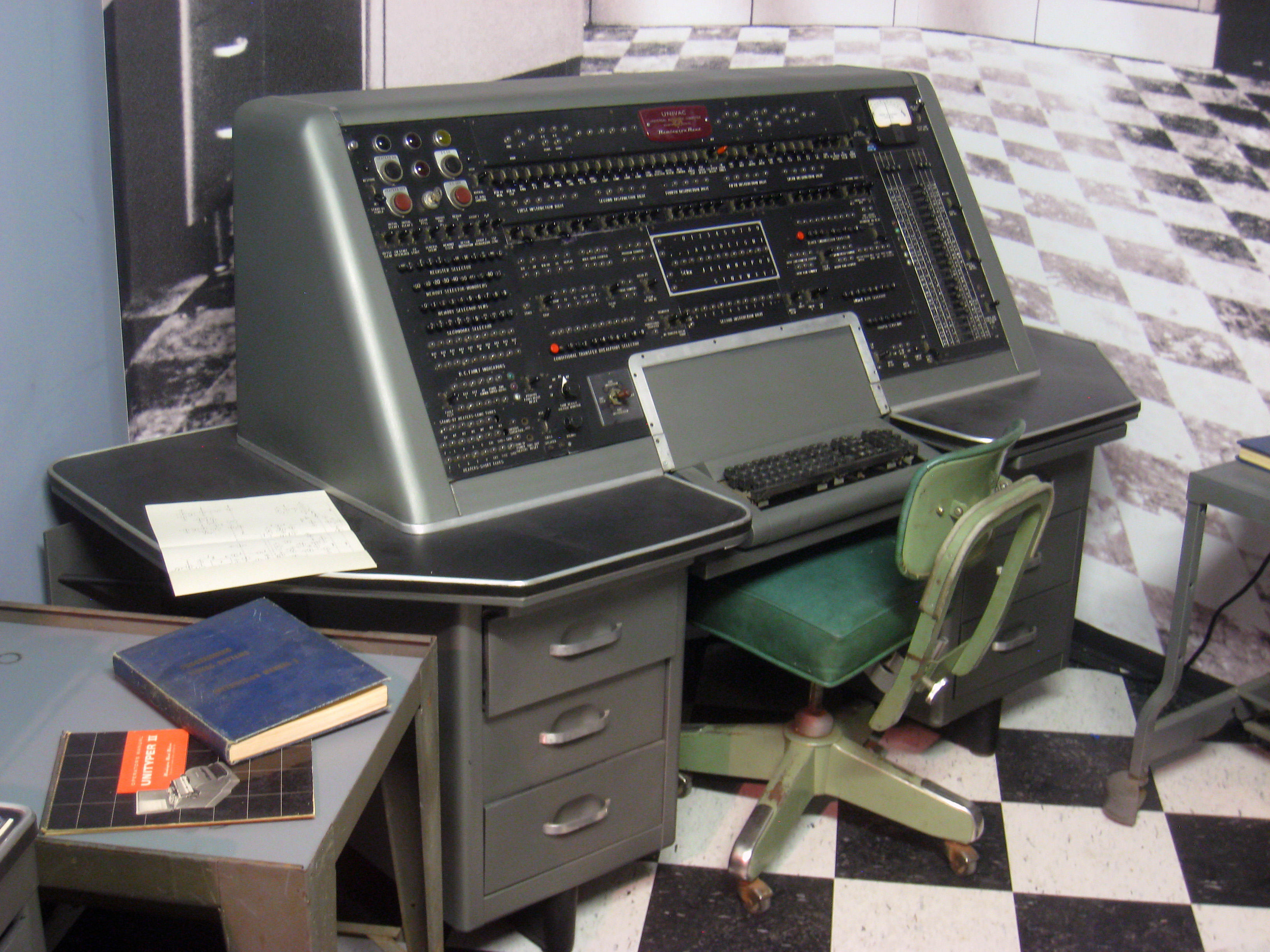 Primeiro Computador Comercial - UNIVAC