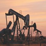 Extração de petróleo em terra, no estado do Ceará