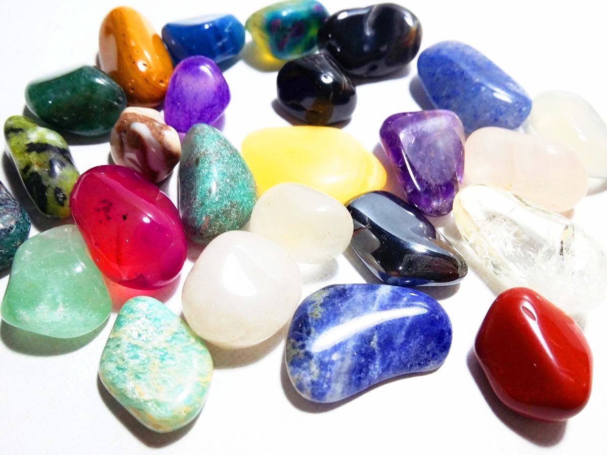 Learn about the lucky stones for those born in June