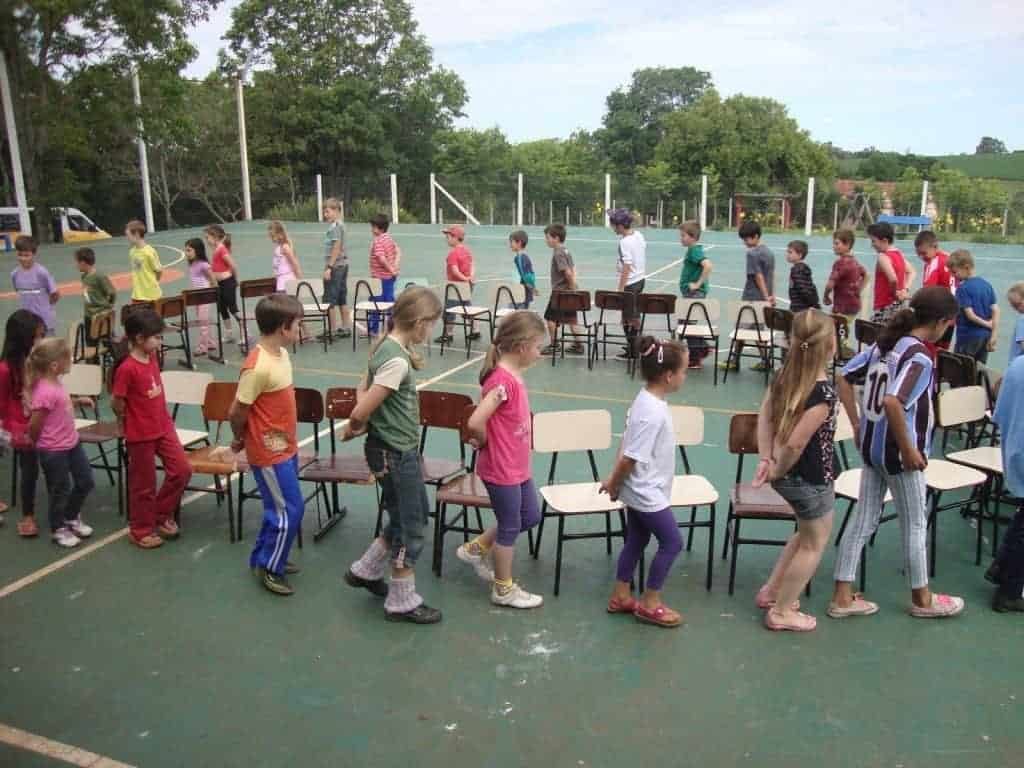 dança-da-cadeira