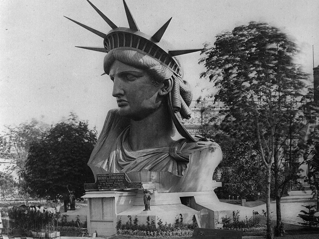 exposição-cabeça-estátua-da-liberdade