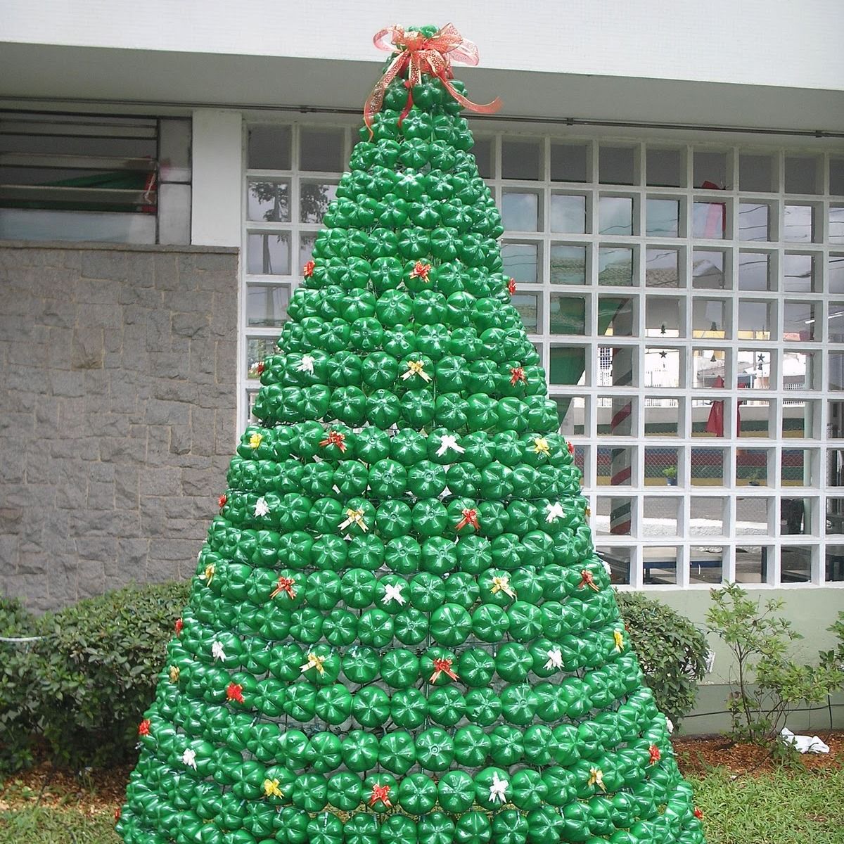 Árvore de Natal artesanal - Como fazer com galhos, enfeites, madeira, eva