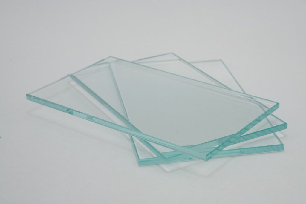 Meio transparente