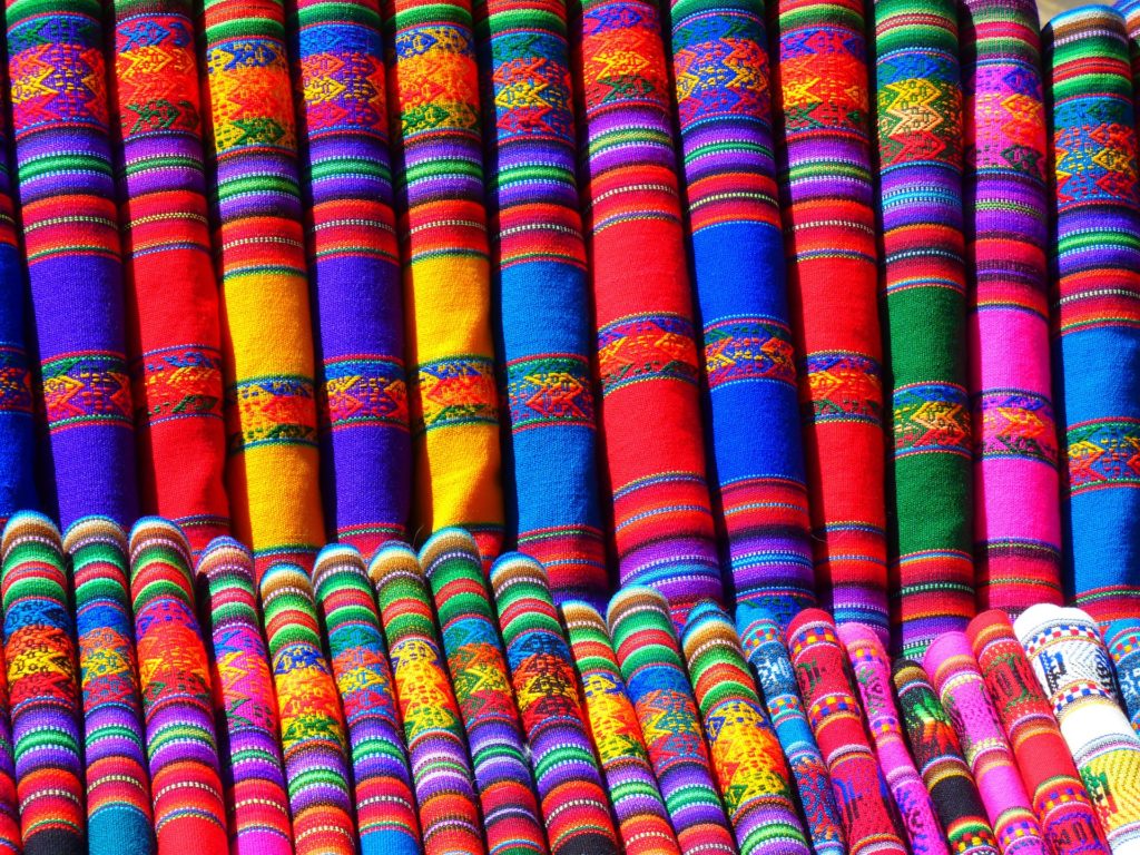 Artesanato e tecido peruano