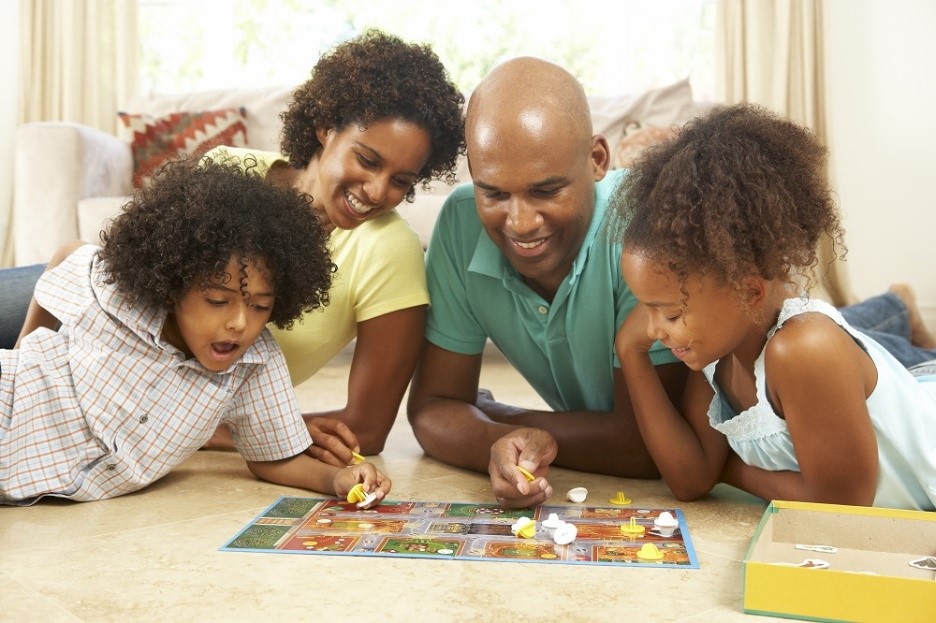 Dicas para os pais - 10 brincadeiras e atividades para fazerem em casa com as crianças