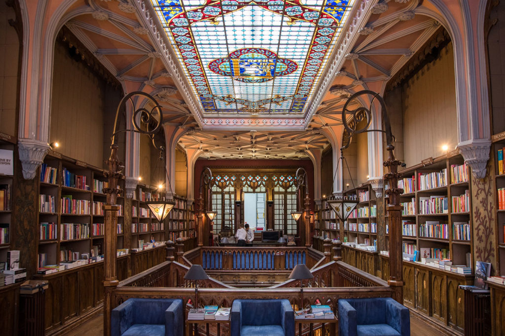 Livraria Lello paga até mil euros para contos sobre quarentena