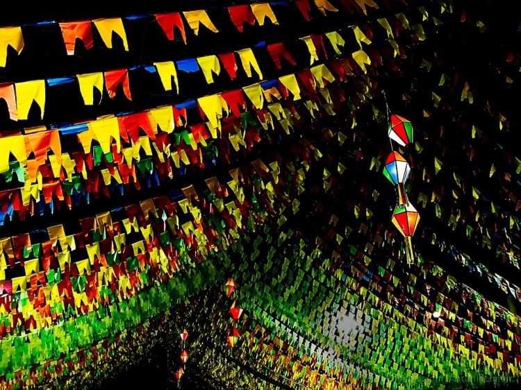 Bandeirinhas de Festa junina para colorir e imprimir
