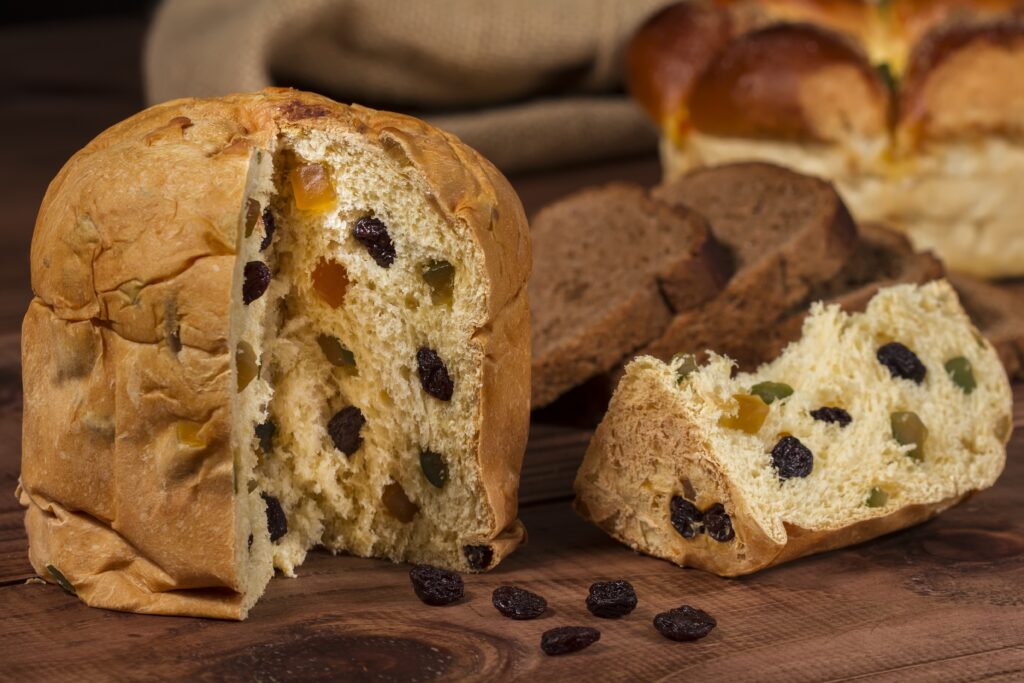 Aprenda como fazer um delicioso panetone em casa