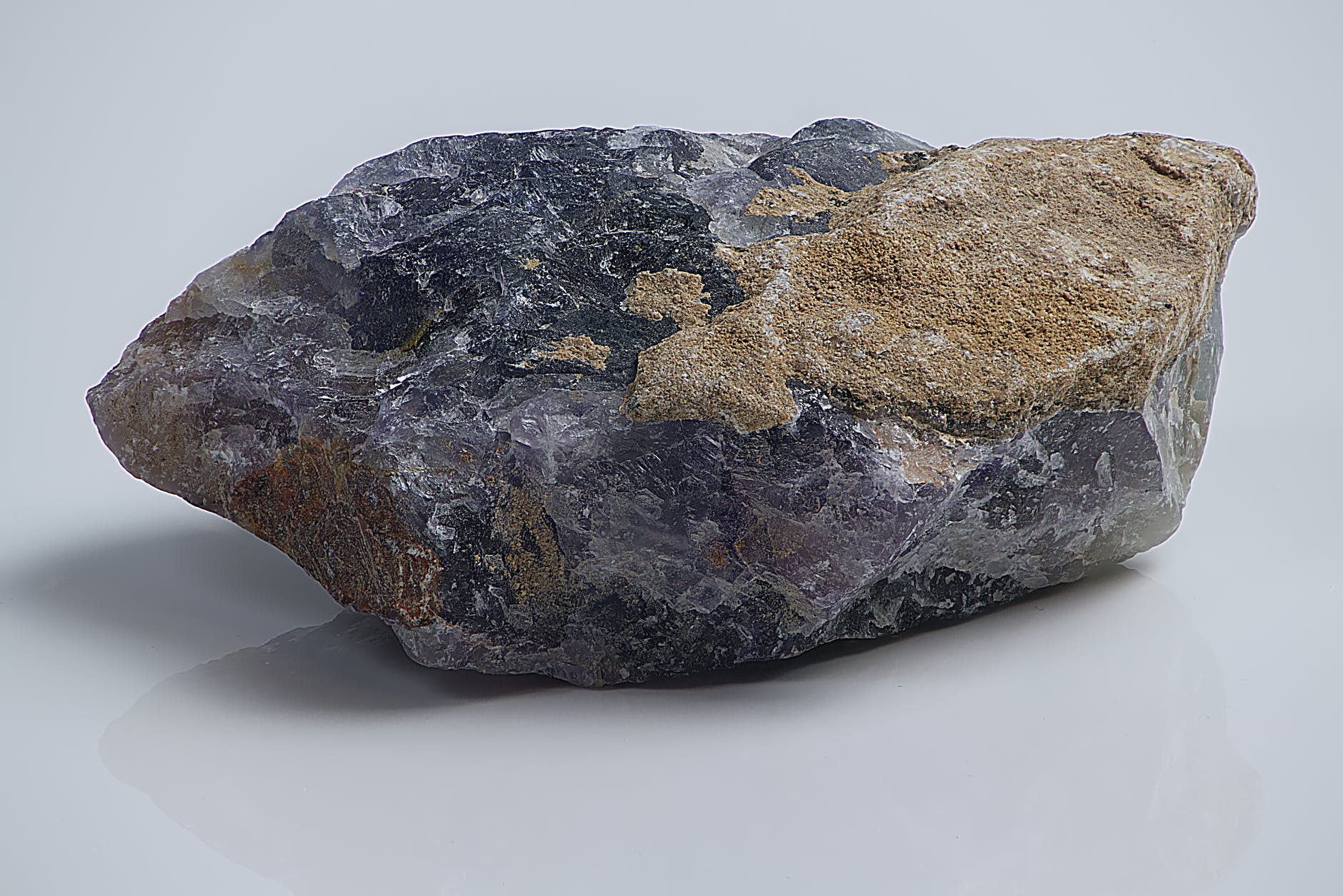 Australiano encontra meteorito raro enquanto procurava por ouro