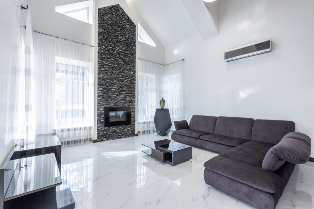 Piso sem brilho? Conheça essa solução caseira e recupere a beleza do seu porcelanato
