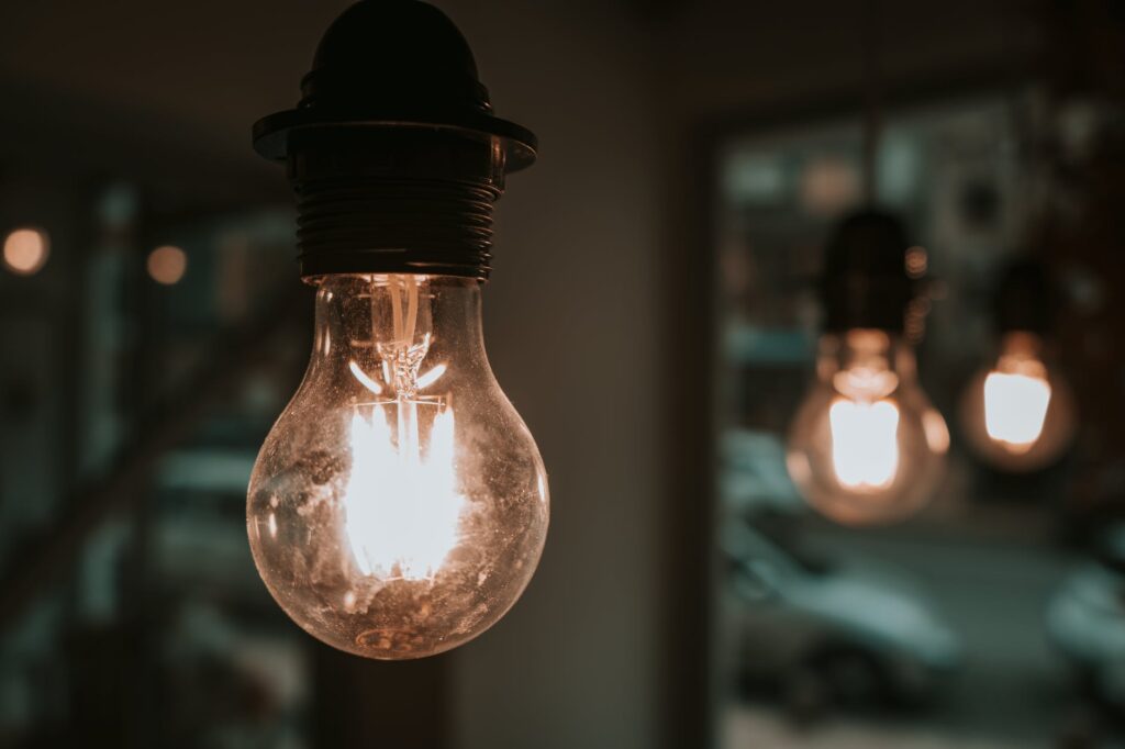 Prazo para corte de energia: corte pode acontecer mesmo com apenas um recibo atrasado.