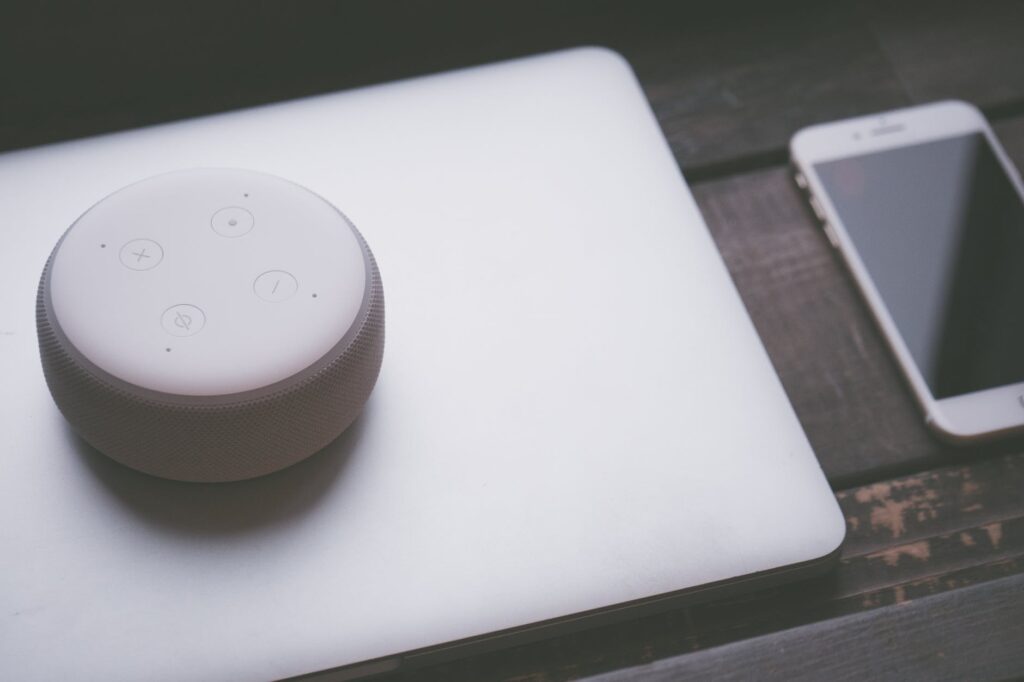 Amazon atualiza Alexa após a assistente virtual colocar uma criança em perigo sugerindo o “desafio da moeda”