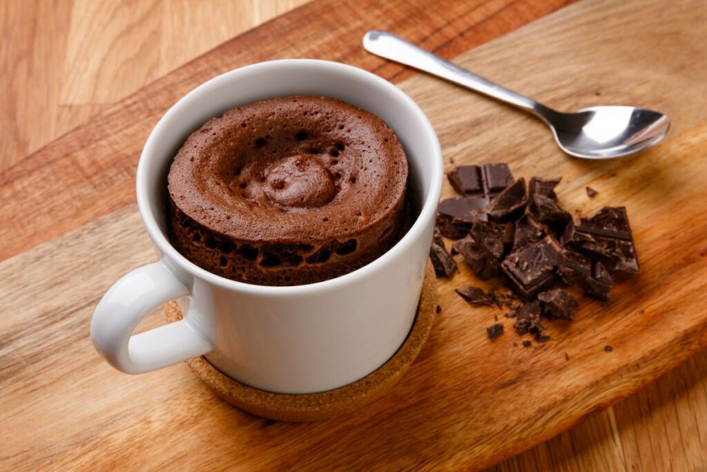 Bolo de Caneca de Micro-ondas: Rápido, Fácil e Gostoso!