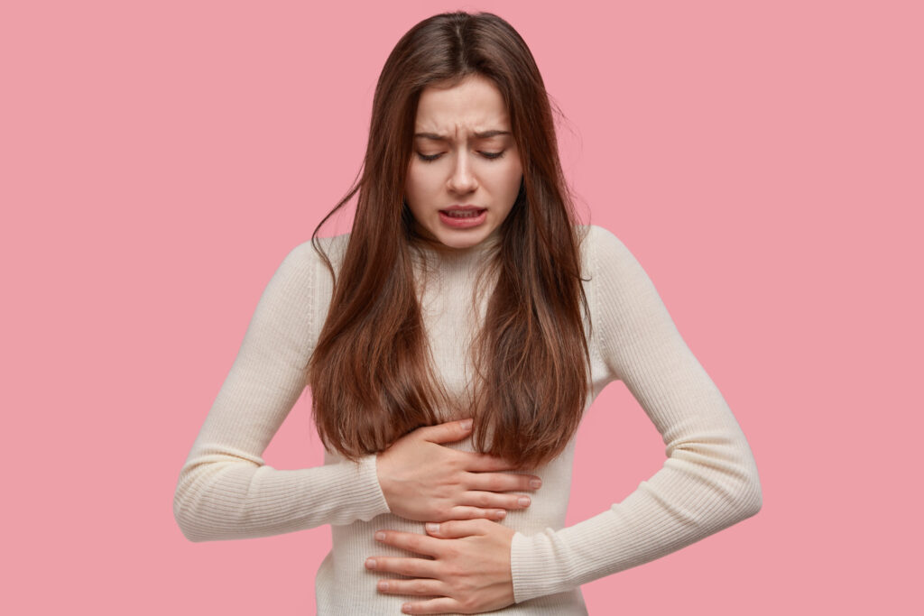 Por que o café causa problemas gastrointestinais em algumas pessoas?