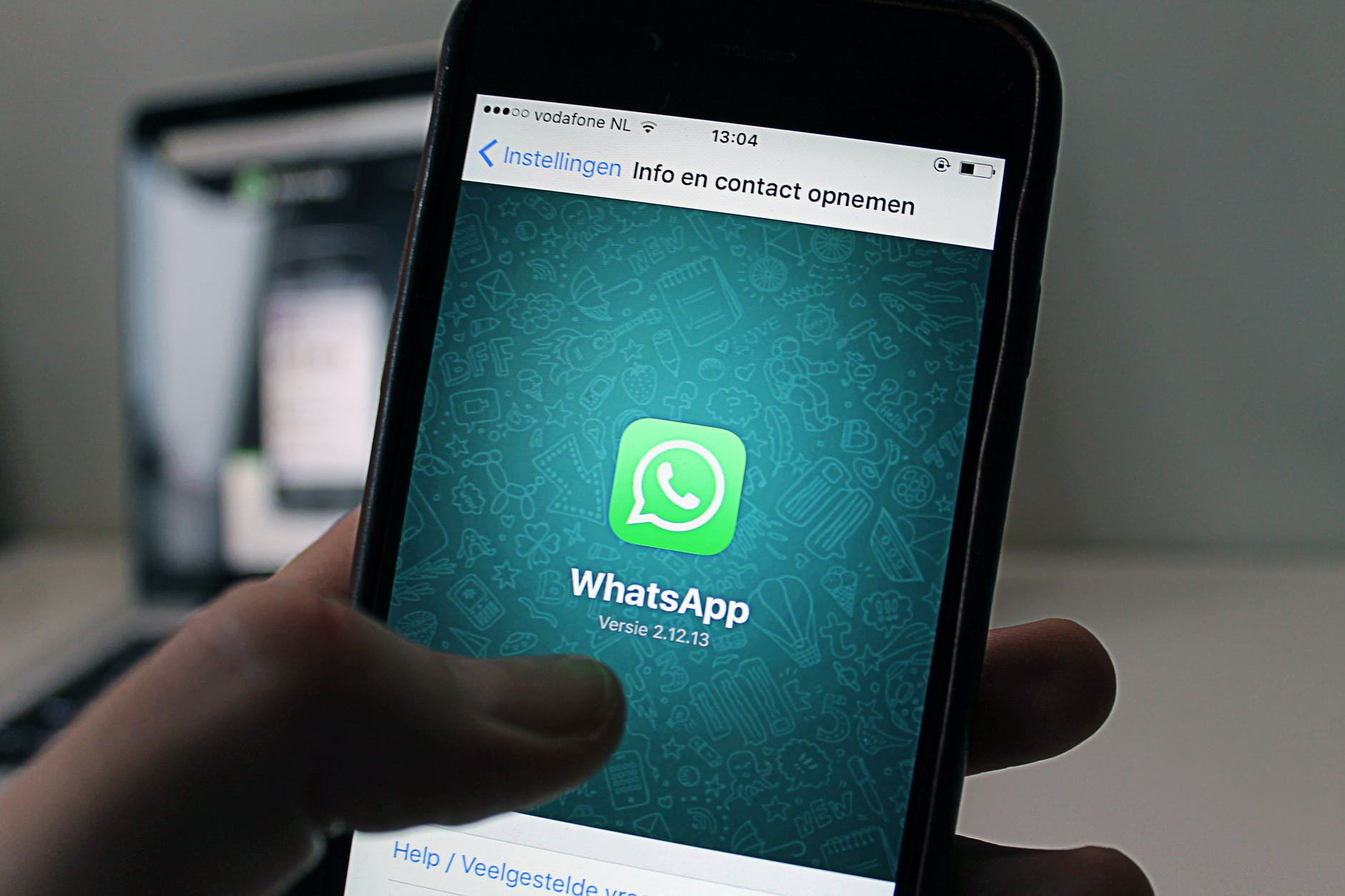 Quais mensagens ferem os termos de uso do WhatsApp