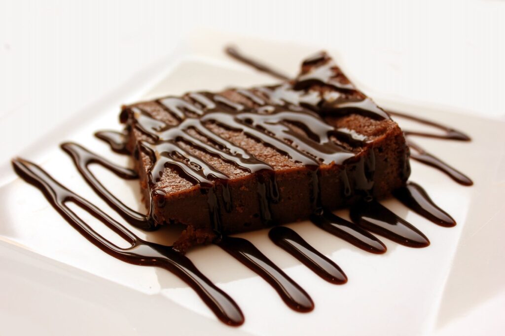 Brownie fácil e prático: Aprenda agora a fazer essa receita deliciosa com achocolatado!