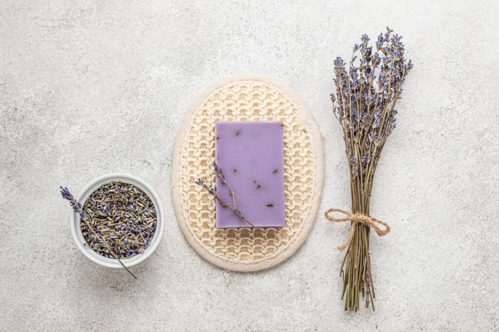Sabonete de Lavanda Artesanal: aprenda a fazer em casa e com poucos ingredientes