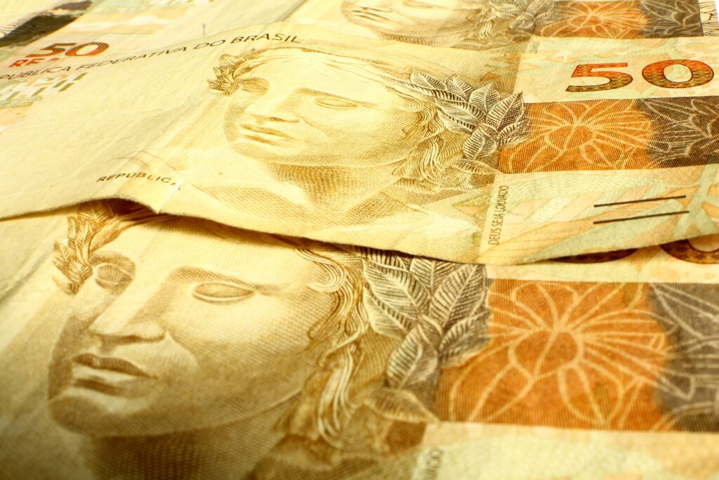 Revisão do FGTS: trabalhadores podem receber até R$10 mil