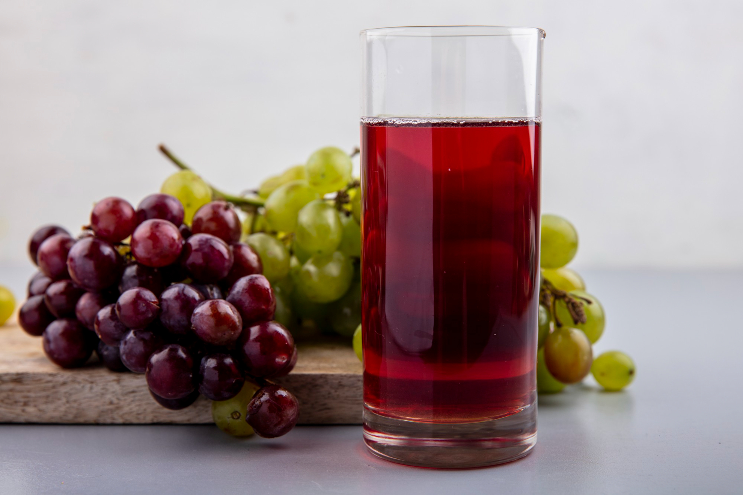 Suco de uva caseiro: Aprenda a preparar essa bebida natural