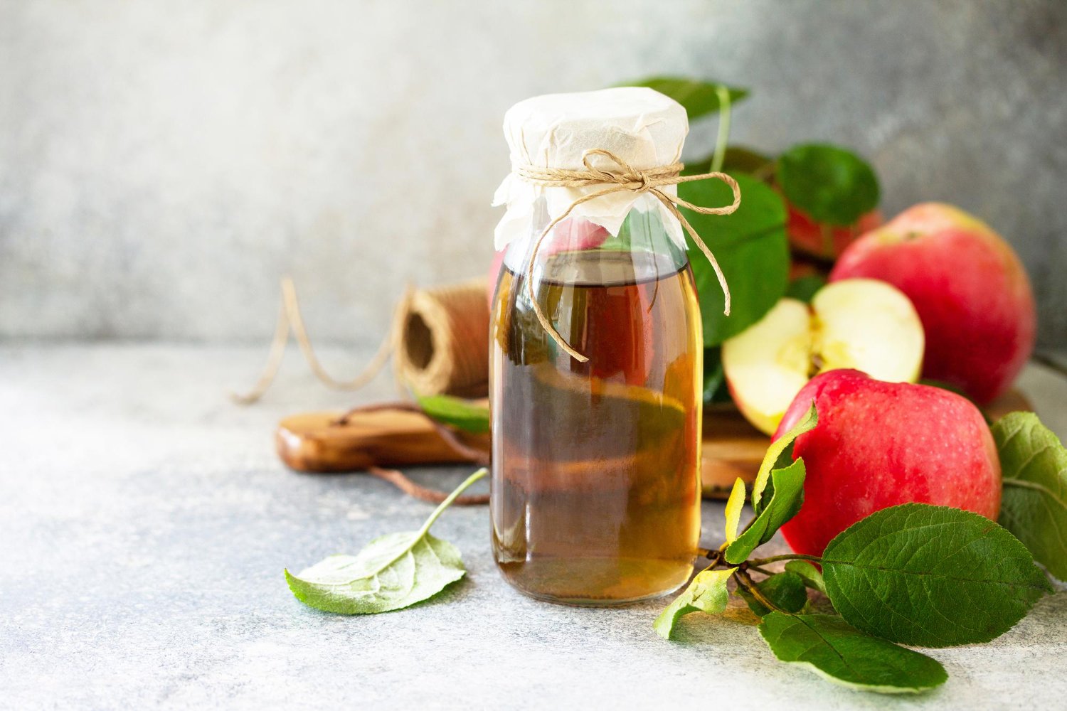 Aprenda a fazer vinagre de maçã natural em casa