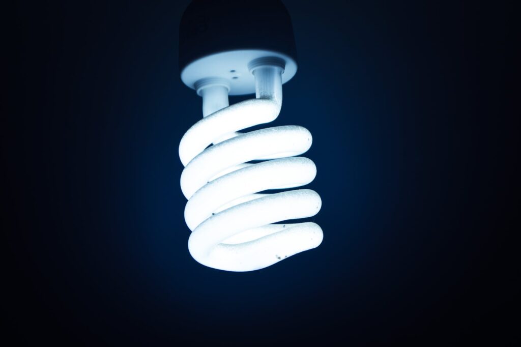 Distribuidoras de Energia apuram desconto de R$ 1,62 bilhão na conta de quem economizou.