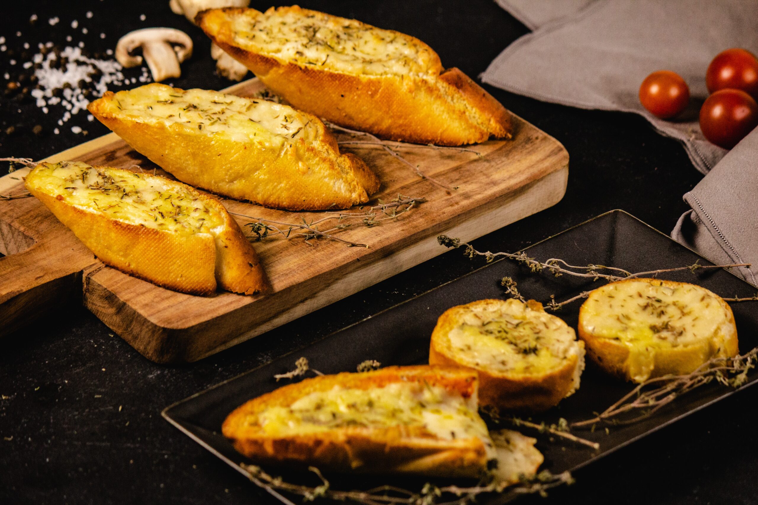 Aprenda a fazer um delicioso pão de alho caseiro