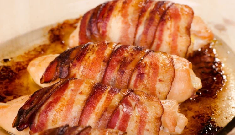 Filé de frango enroladinho com bacon: Confira receita ideal para petiscar