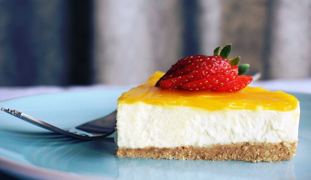 Bolo de queijadinha cremoso