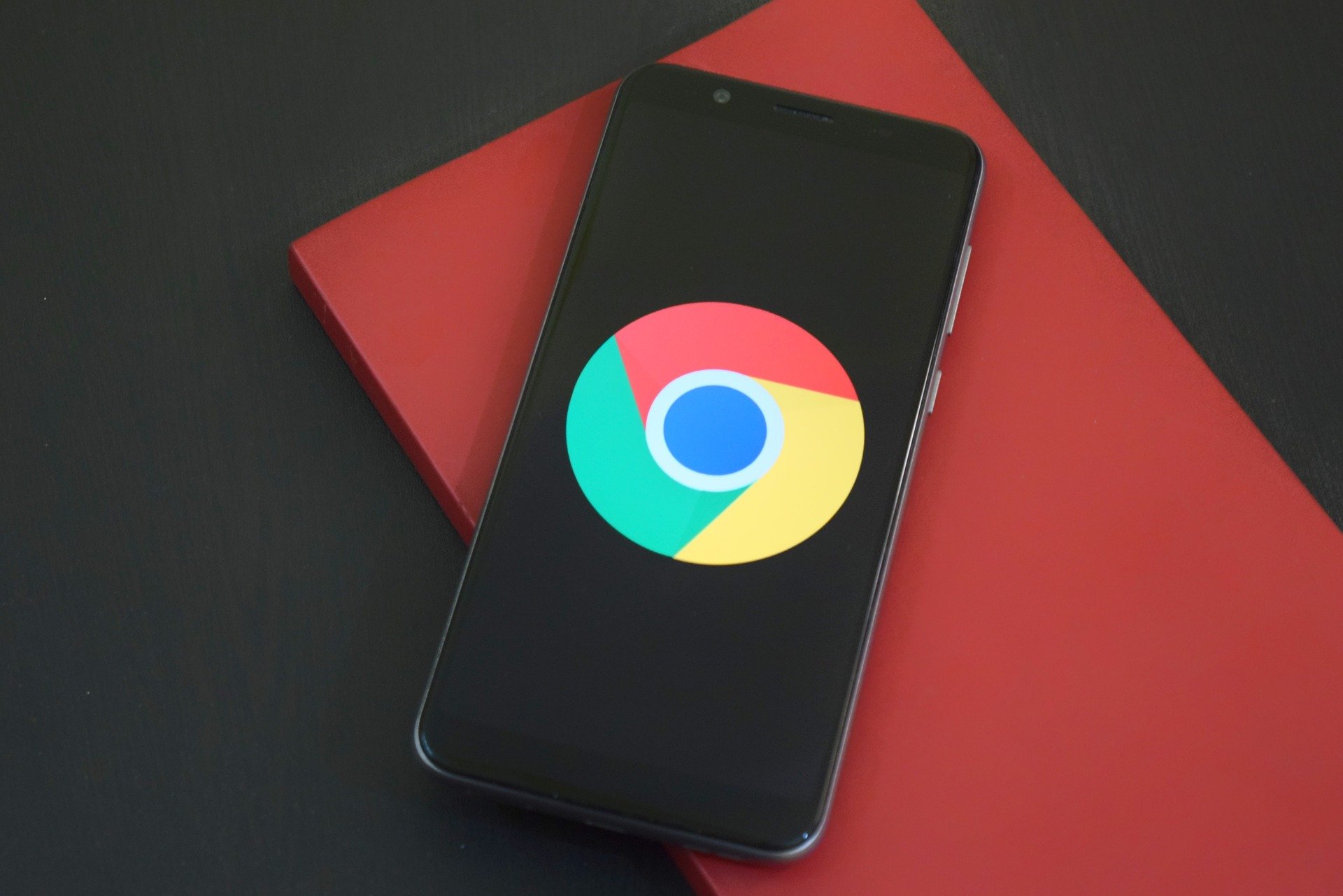 Você conseguiu ver? O Ícone do Google Chrome passou pela primeira mudança desde 2014.