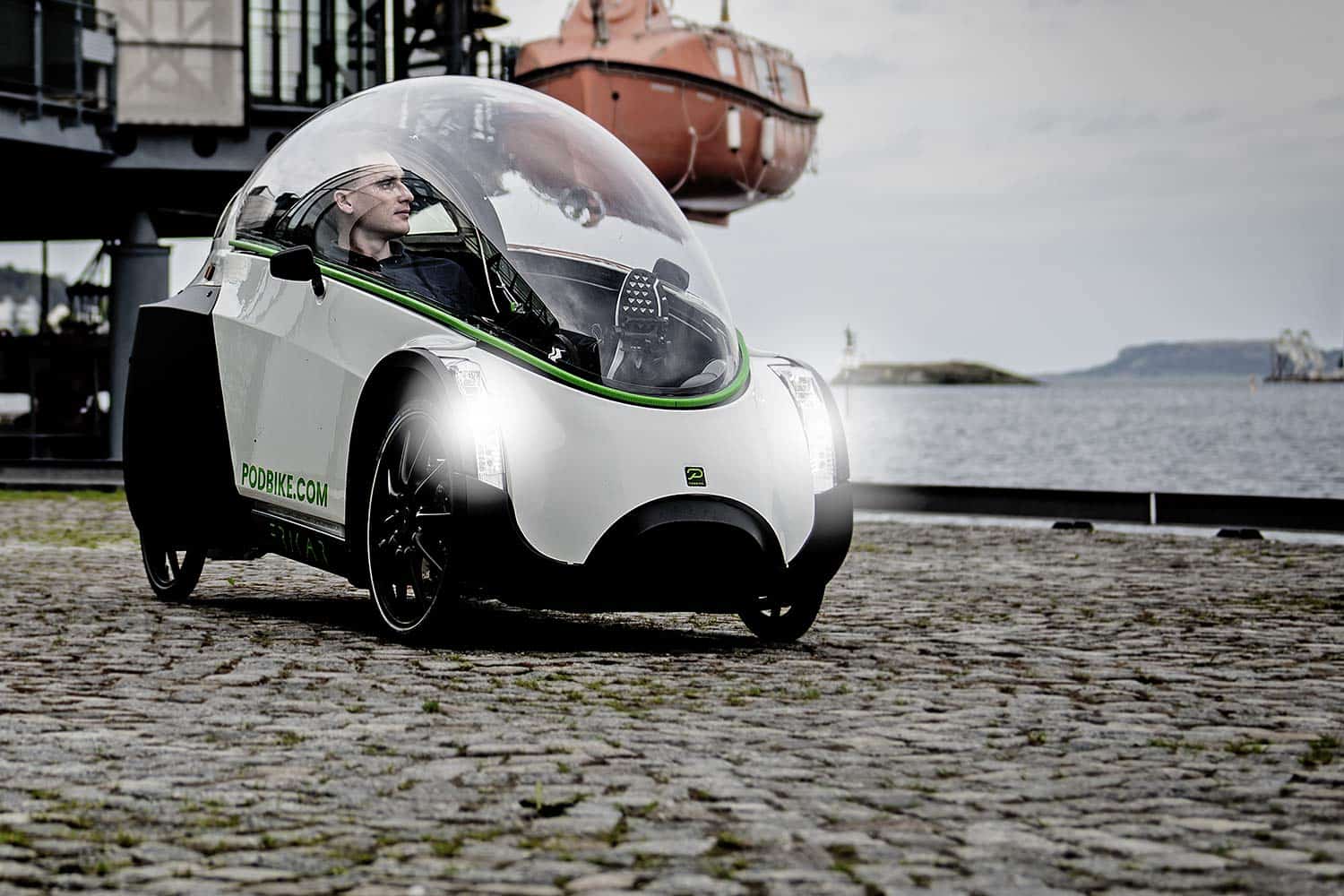 Conheça o Frikar: Automóvel combina a tecnologia de carro e bicicleta elétrica