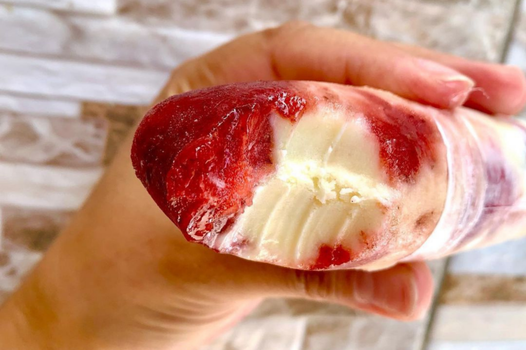 Aprenda como fazer um delicioso geladinho gourmet perfeito para os dias de verão
