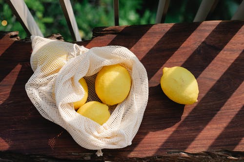 Como usar o limão para limpar a casa.
