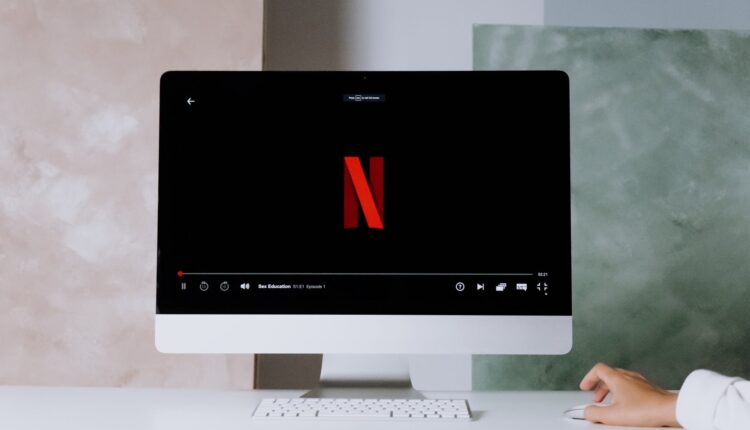 Aprenda o passo a passo para deletar seu histórico da Netflix de maneira simples!