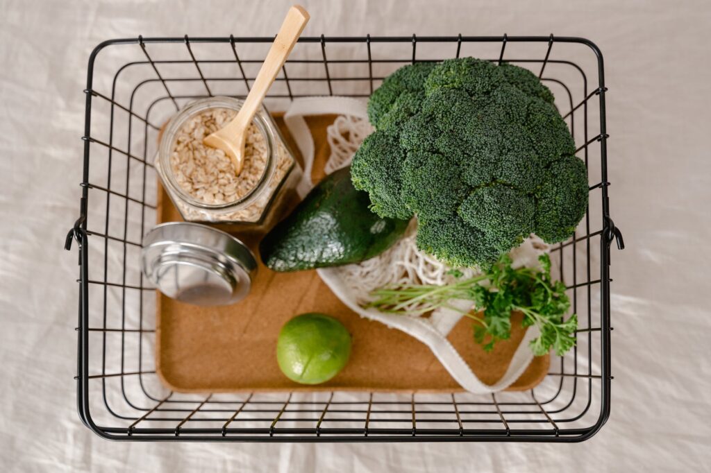 Saiba quais são os alimentos ricos em vitamina K e quais os benefícios para a saúde. Confira!