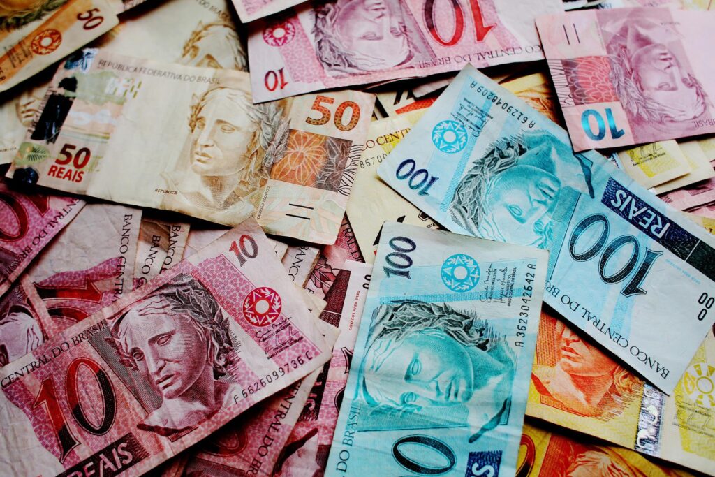 Colecionadores pagam até R$ 140 reais por nota de 10 reais de polímero