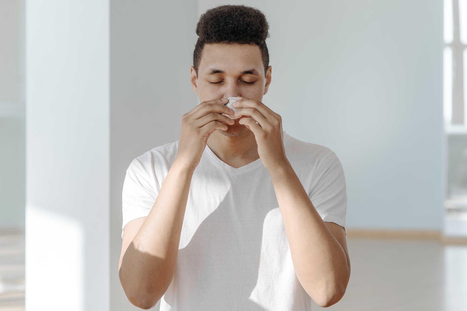 Sinusite: saiba porque você deve ficar atento ao sintoma do mau hálito