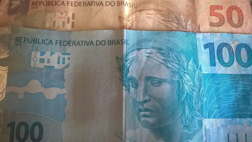 Salário-mínimo: confira as previsões de valor para o ano de 2023