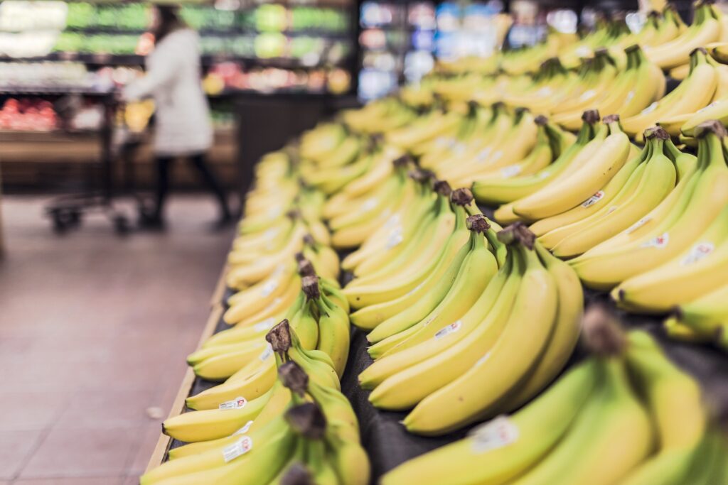 Aprenda a armazenar bananas na geladeira para durarem mais tempo! (27/04)