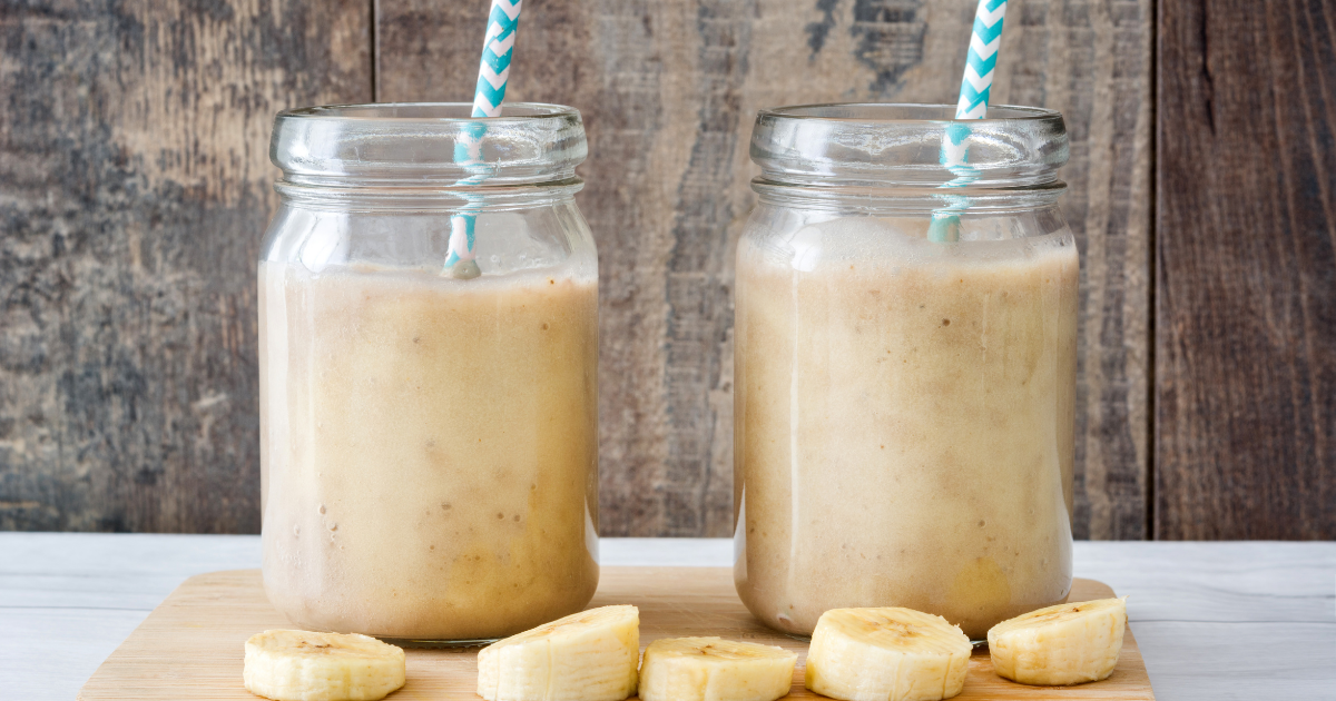 Batida de banana com leite de amêndoas: bebida gostosa e saudável