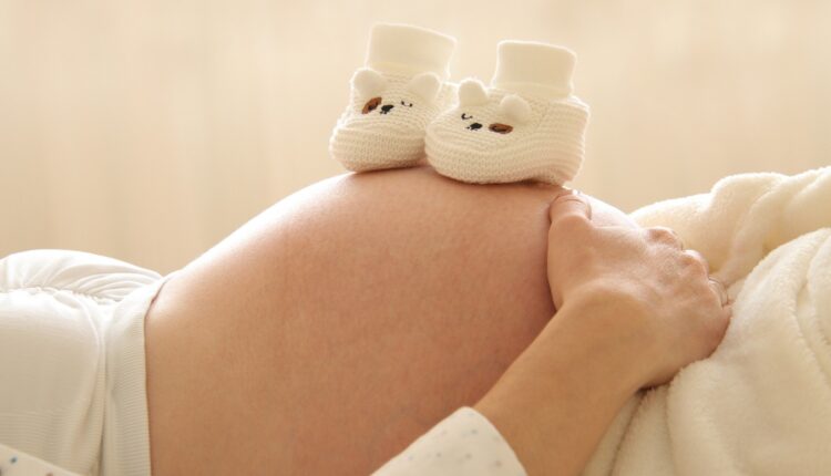 Licença maternidade: há diferença entre adoção e gravidez? (13/03)