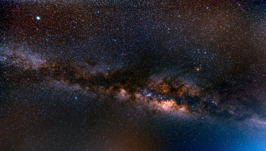 Maior megamaser tem 5 bilhões de anos-luz da Terra