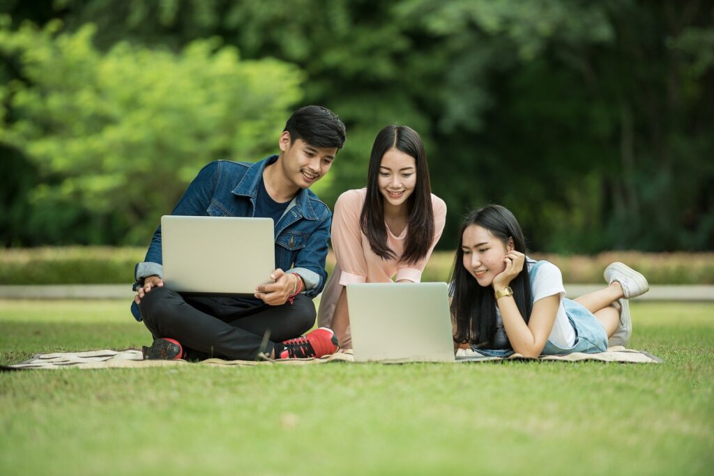 Metaverso no Japão: mais de 3 mil estudantes iniciaram o ano letivo pelo ambiente virtual (18/04)
