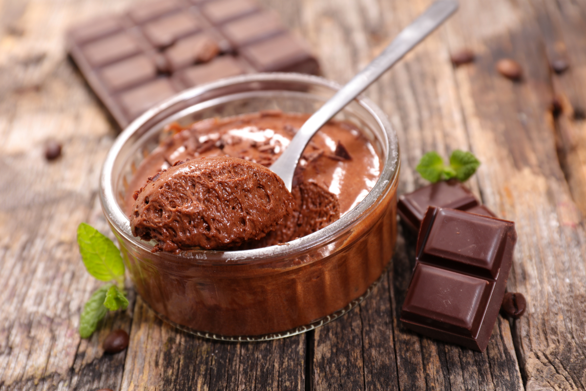 Conheça a melhor receita de mousse de chocolate vegano