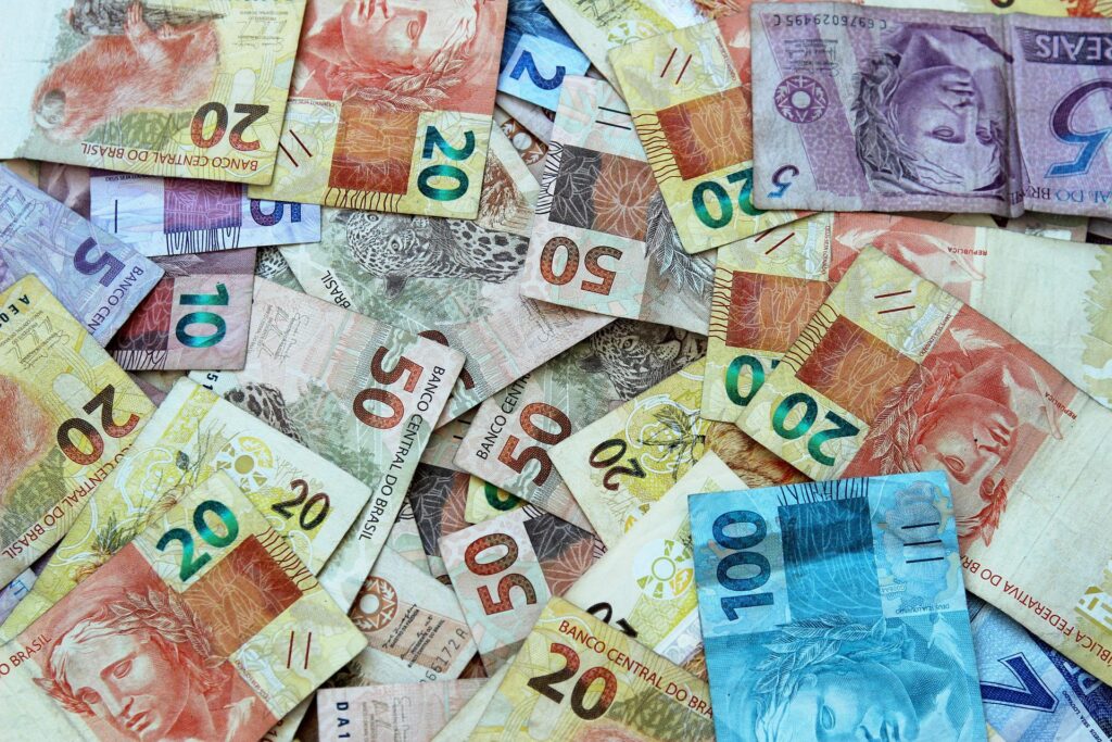 Quem pode sacar o auxílio de R$ 1.000 liberado por Bolsonaro? (13/04)