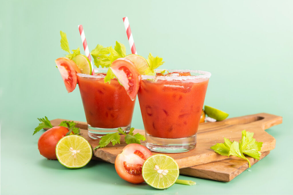 Aprenda a fazer um suco de limão e tomate que ajuda no emagrecimento