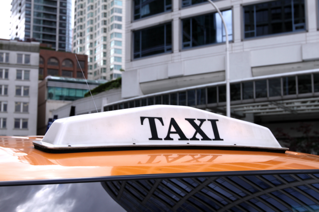 Como vai funcionar a parceria entre táxis e Uber?
