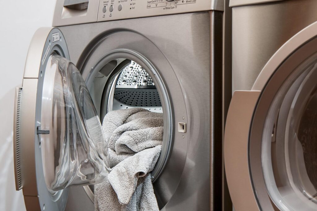 Veja como remover mofo da roupa de maneira simples (16/04)